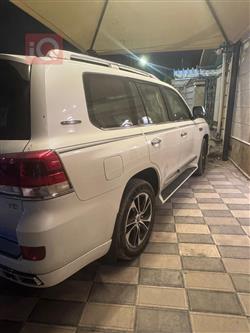 تۆیۆتا لاند کروزەر